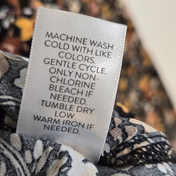 J. Jill Dark Floral Women's Pullover Blouse. Size Small Petite. - Picture 8 of 8